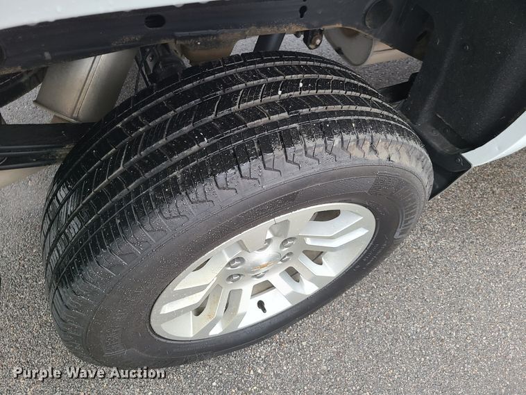 image for item HM9400 2019 Chevrolet Silverado 1500  Double Cab pickup truck