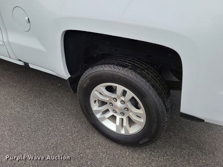 image for item HM9400 2019 Chevrolet Silverado 1500  Double Cab pickup truck