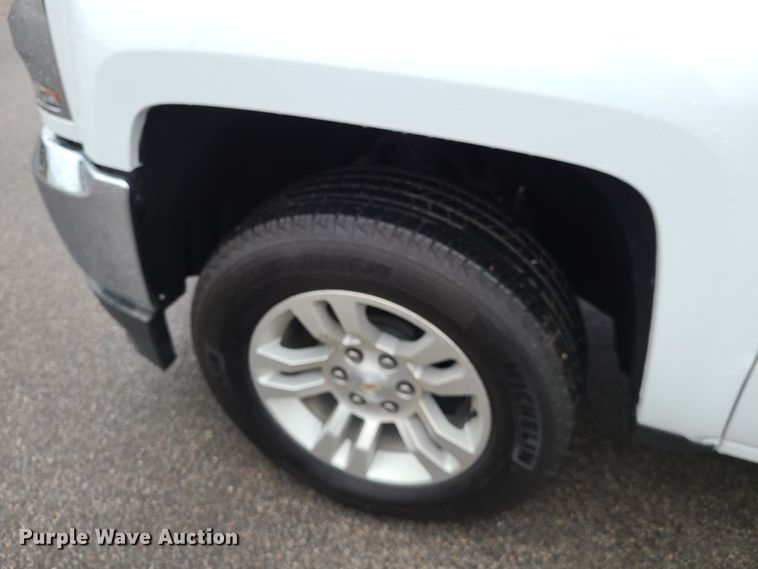 image for item HM9400 2019 Chevrolet Silverado 1500  Double Cab pickup truck