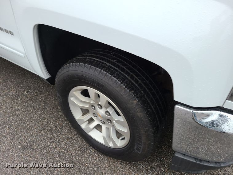 image for item HM9400 2019 Chevrolet Silverado 1500  Double Cab pickup truck