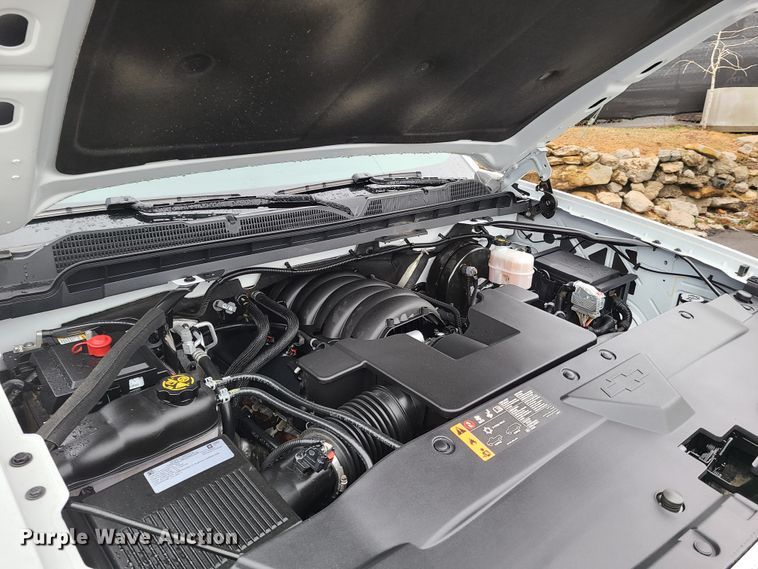 image for item HM9400 2019 Chevrolet Silverado 1500  Double Cab pickup truck