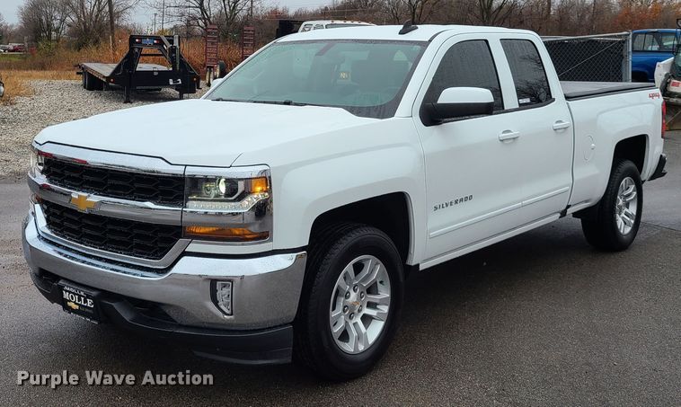 image for item HM9401 2019 Chevrolet Silverado 1500  Double Cab pickup truck