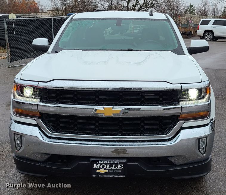 image for item HM9401 2019 Chevrolet Silverado 1500  Double Cab pickup truck