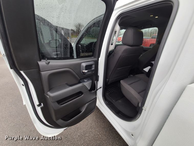 image for item HM9401 2019 Chevrolet Silverado 1500  Double Cab pickup truck