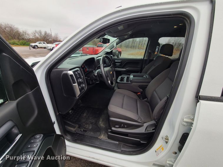 image for item HM9401 2019 Chevrolet Silverado 1500  Double Cab pickup truck