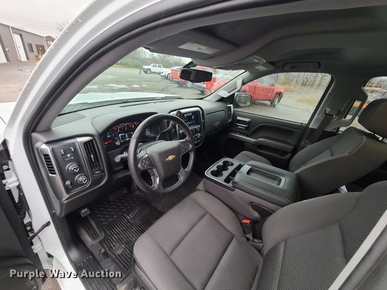 image for item HM9401 2019 Chevrolet Silverado 1500  Double Cab pickup truck