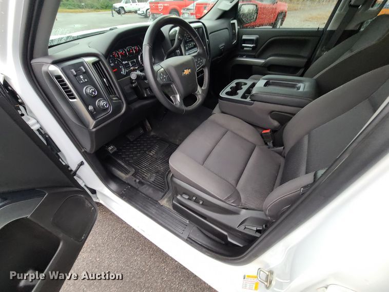 image for item HM9401 2019 Chevrolet Silverado 1500  Double Cab pickup truck