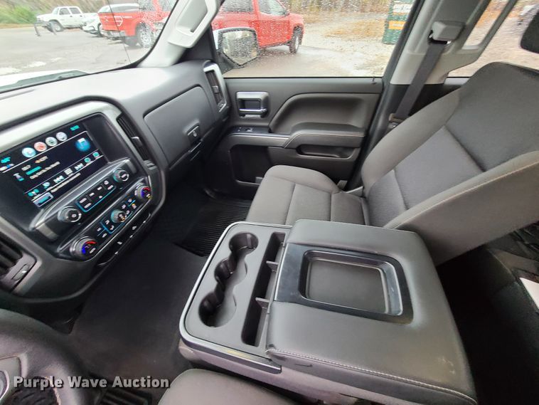 image for item HM9401 2019 Chevrolet Silverado 1500  Double Cab pickup truck