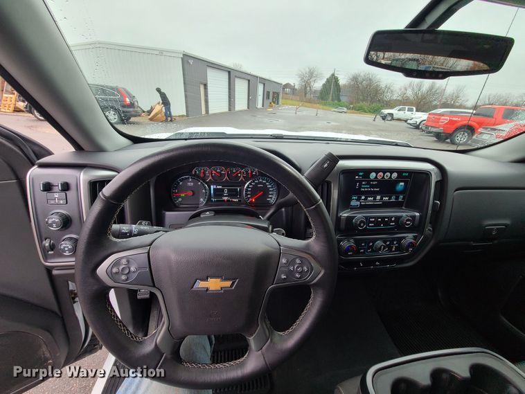 image for item HM9401 2019 Chevrolet Silverado 1500  Double Cab pickup truck