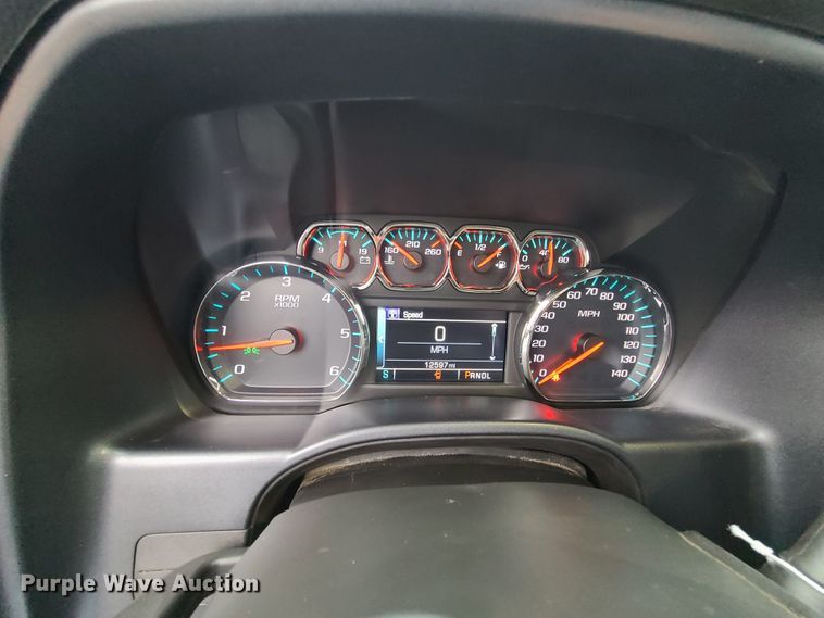 image for item HM9401 2019 Chevrolet Silverado 1500  Double Cab pickup truck