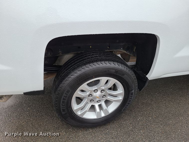 image for item HM9401 2019 Chevrolet Silverado 1500  Double Cab pickup truck