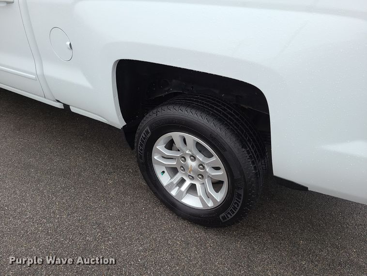 image for item HM9401 2019 Chevrolet Silverado 1500  Double Cab pickup truck