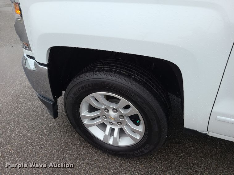 image for item HM9401 2019 Chevrolet Silverado 1500  Double Cab pickup truck