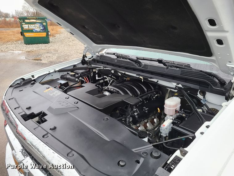 image for item HM9401 2019 Chevrolet Silverado 1500  Double Cab pickup truck