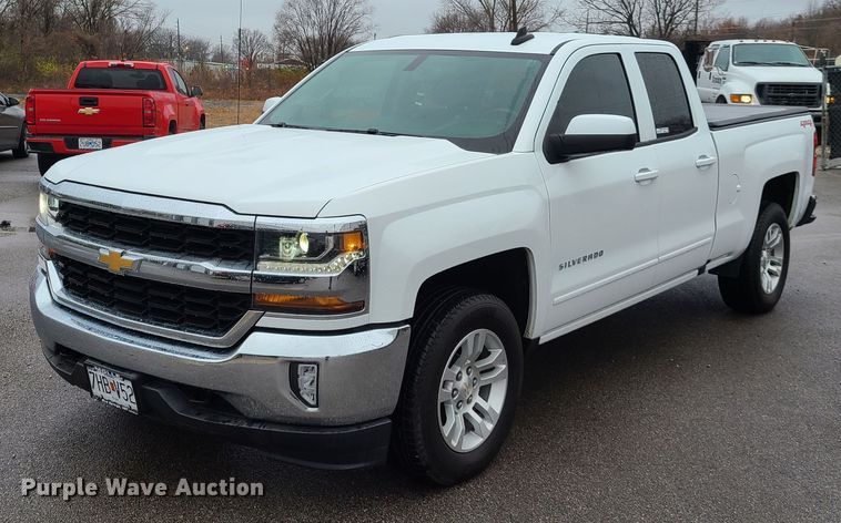 image for item HM9402 2019 Chevrolet Silverado 1500  Double Cab pickup truck