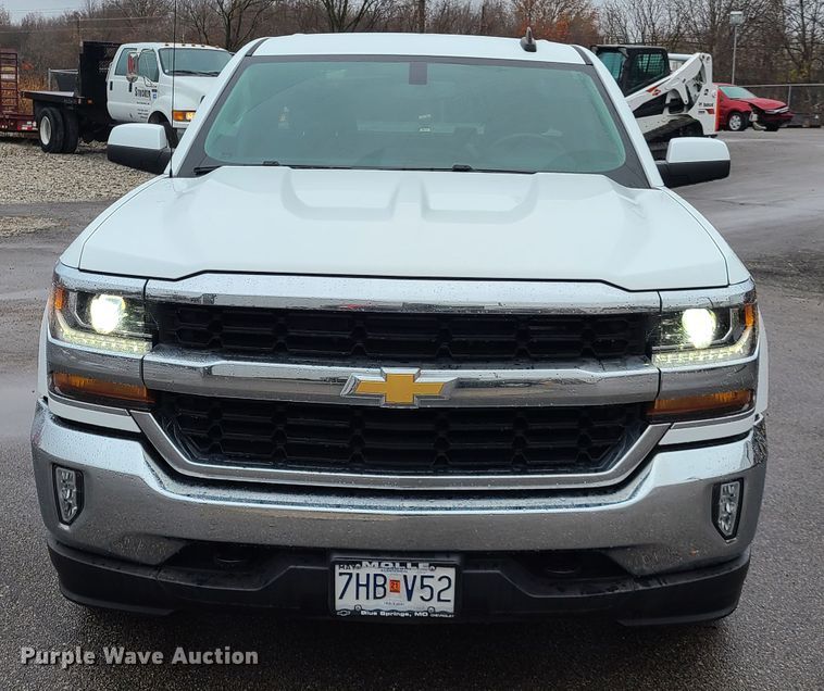 image for item HM9402 2019 Chevrolet Silverado 1500  Double Cab pickup truck