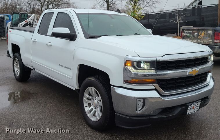 image for item HM9402 2019 Chevrolet Silverado 1500  Double Cab pickup truck