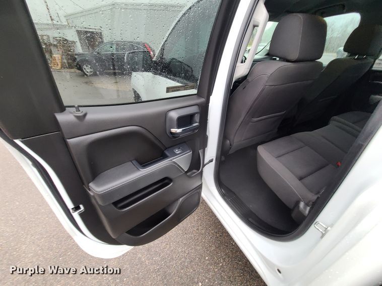 image for item HM9402 2019 Chevrolet Silverado 1500  Double Cab pickup truck