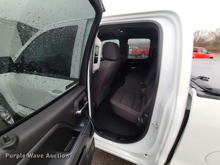 image for item HM9402 2019 Chevrolet Silverado 1500  Double Cab pickup truck