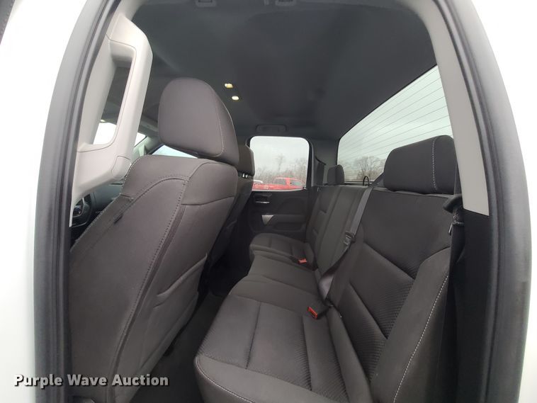 image for item HM9402 2019 Chevrolet Silverado 1500  Double Cab pickup truck