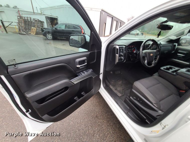 image for item HM9402 2019 Chevrolet Silverado 1500  Double Cab pickup truck