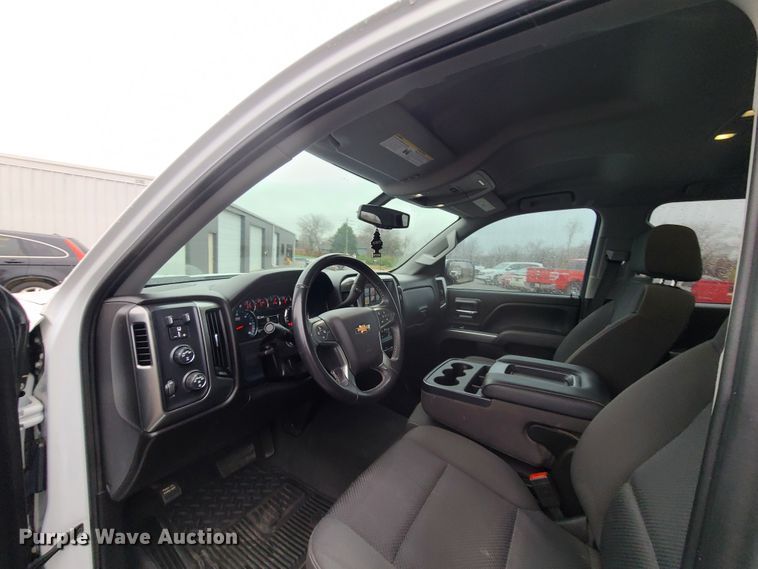 image for item HM9402 2019 Chevrolet Silverado 1500  Double Cab pickup truck