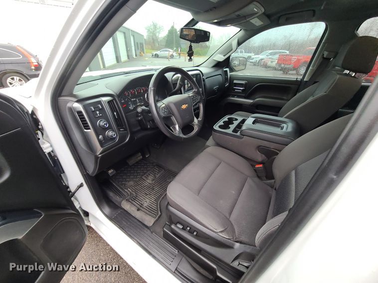 image for item HM9402 2019 Chevrolet Silverado 1500  Double Cab pickup truck