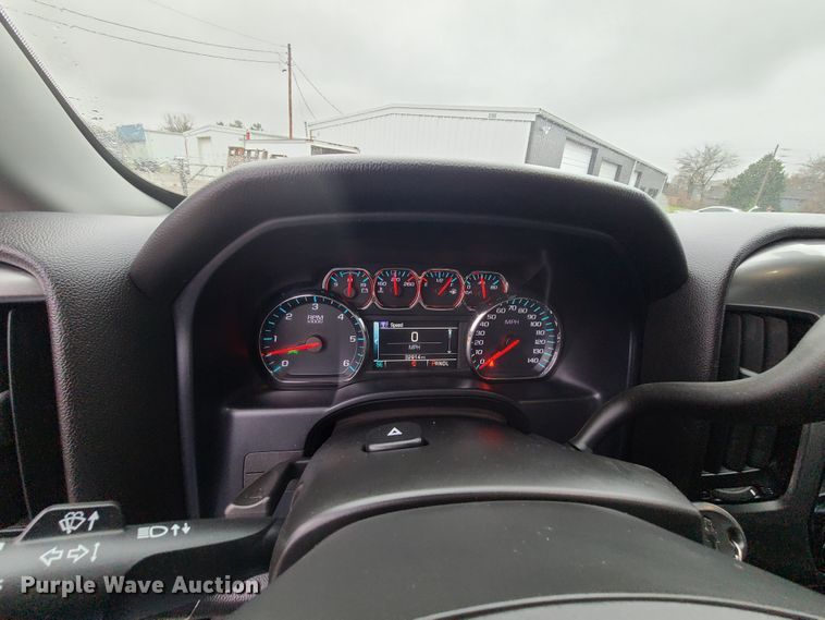 image for item HM9402 2019 Chevrolet Silverado 1500  Double Cab pickup truck