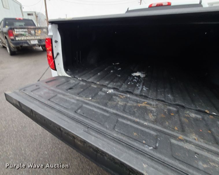 image for item HM9402 2019 Chevrolet Silverado 1500  Double Cab pickup truck