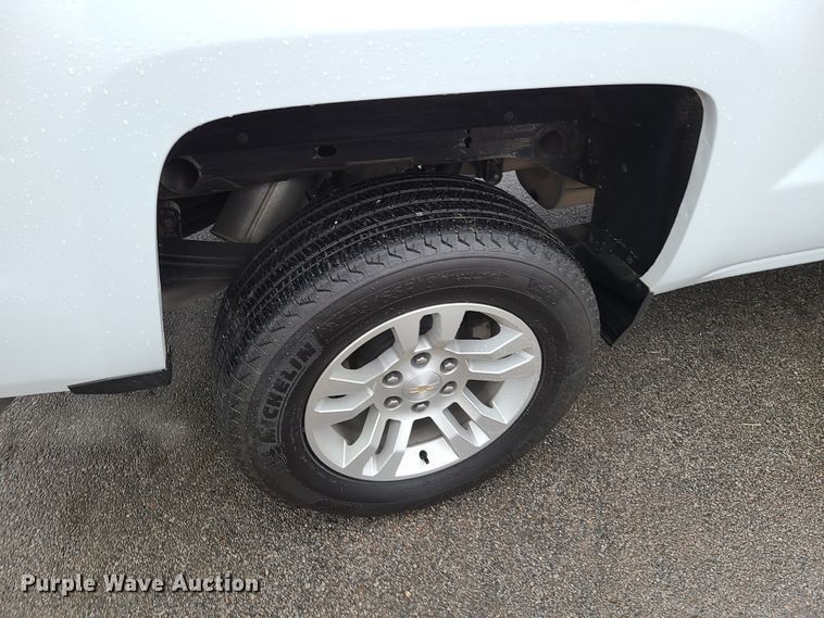 image for item HM9402 2019 Chevrolet Silverado 1500  Double Cab pickup truck