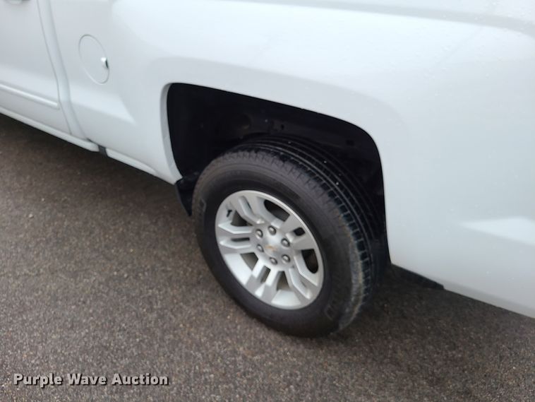 image for item HM9402 2019 Chevrolet Silverado 1500  Double Cab pickup truck