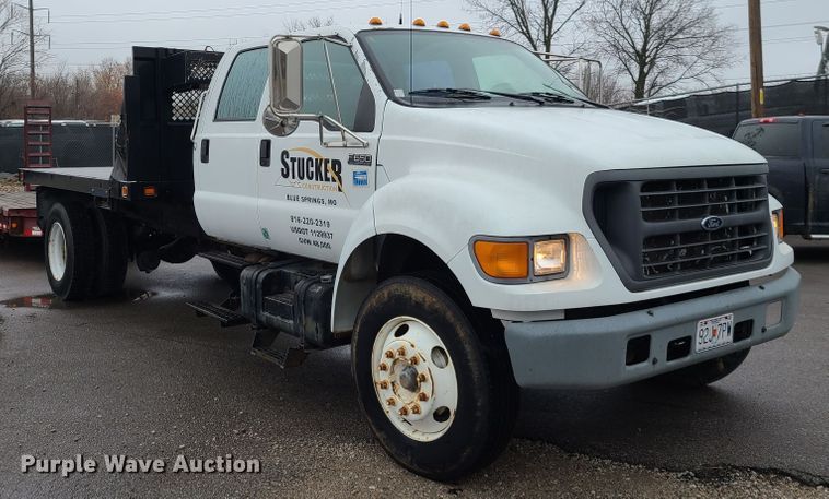 image for item HM9404 2000 Ford F650 Super Duty  flatbed truck