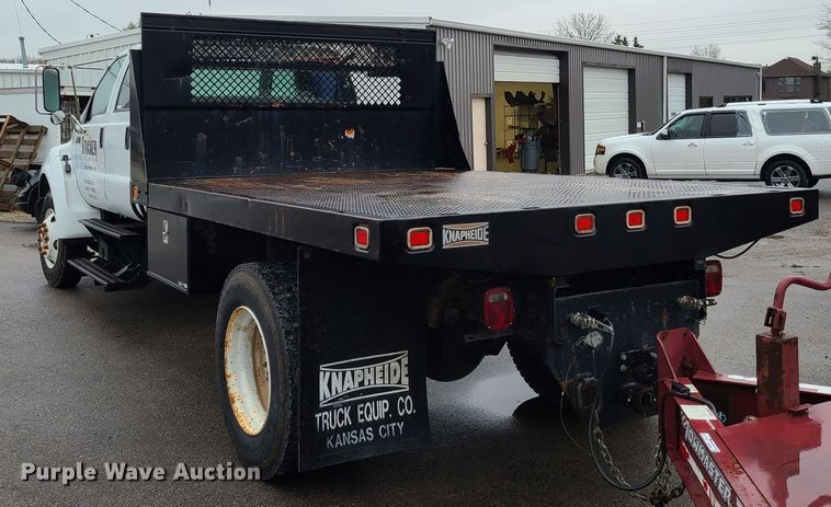 image for item HM9404 2000 Ford F650 Super Duty  flatbed truck