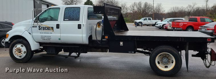 image for item HM9404 2000 Ford F650 Super Duty  flatbed truck