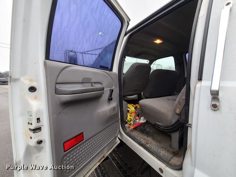 image for item HM9404 2000 Ford F650 Super Duty  flatbed truck