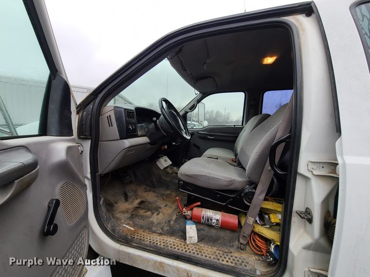 image for item HM9404 2000 Ford F650 Super Duty  flatbed truck