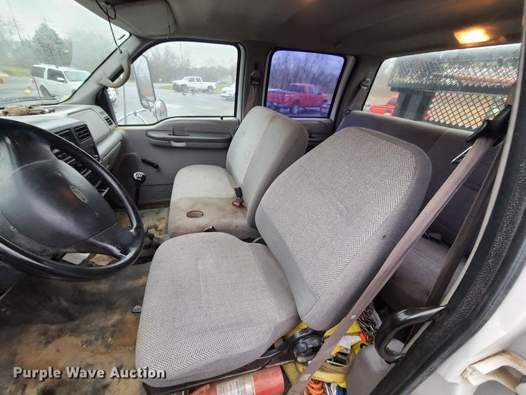 image for item HM9404 2000 Ford F650 Super Duty  flatbed truck