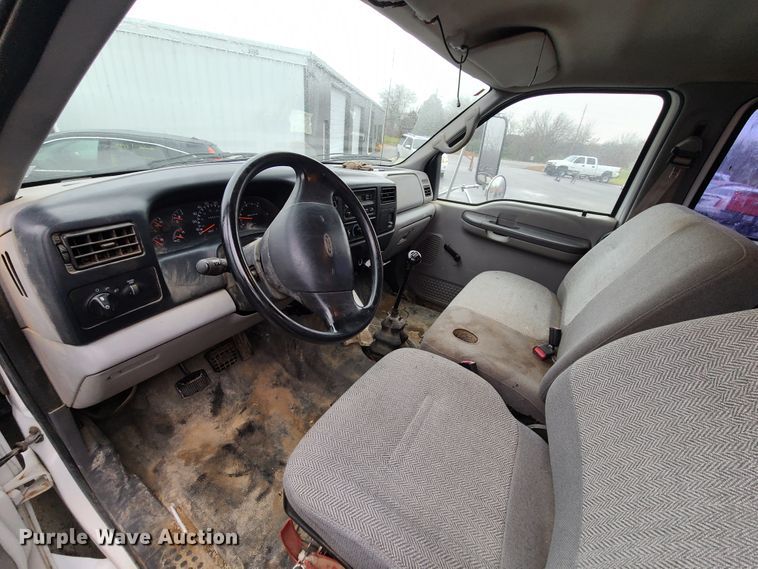 image for item HM9404 2000 Ford F650 Super Duty  flatbed truck