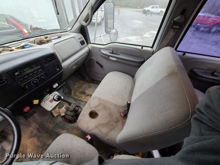 image for item HM9404 2000 Ford F650 Super Duty  flatbed truck