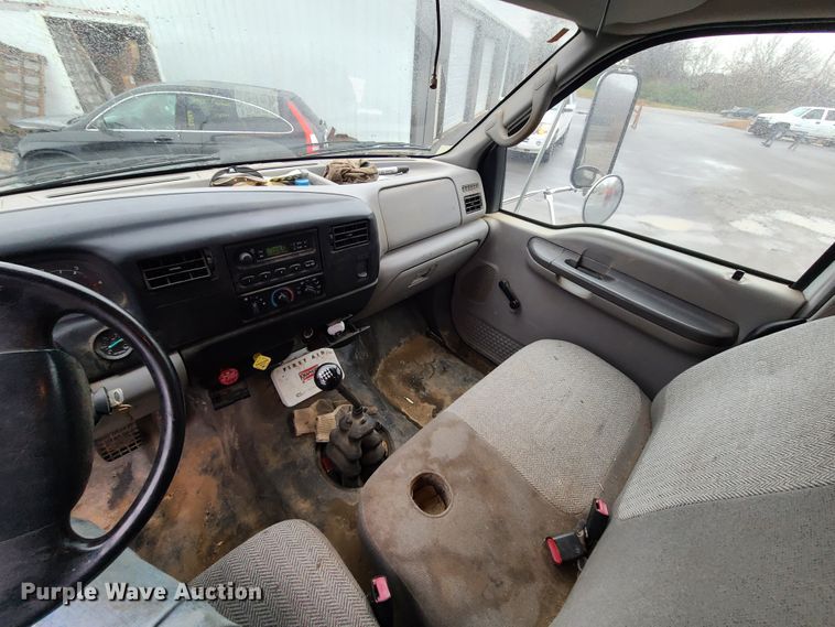 image for item HM9404 2000 Ford F650 Super Duty  flatbed truck