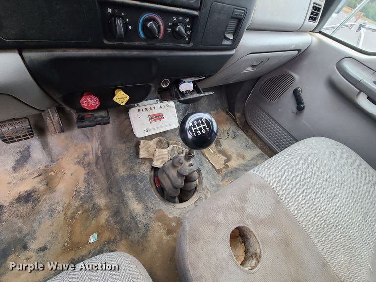 image for item HM9404 2000 Ford F650 Super Duty  flatbed truck