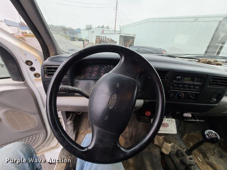 image for item HM9404 2000 Ford F650 Super Duty  flatbed truck