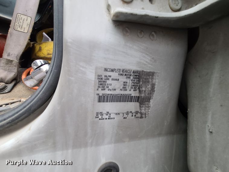 image for item HM9404 2000 Ford F650 Super Duty  flatbed truck