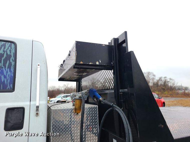 image for item HM9404 2000 Ford F650 Super Duty  flatbed truck