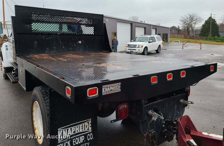 image for item HM9404 2000 Ford F650 Super Duty  flatbed truck