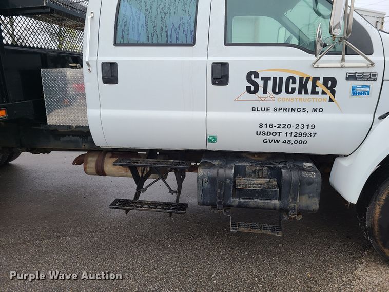 image for item HM9404 2000 Ford F650 Super Duty  flatbed truck