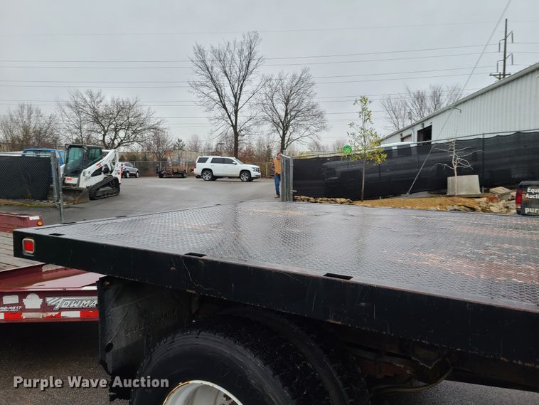 image for item HM9404 2000 Ford F650 Super Duty  flatbed truck