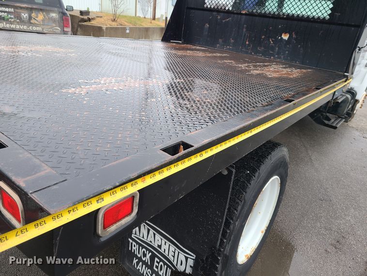 image for item HM9404 2000 Ford F650 Super Duty  flatbed truck