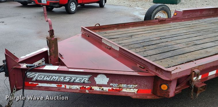 image for item HM9406 2007 Towmaster equipment trailer