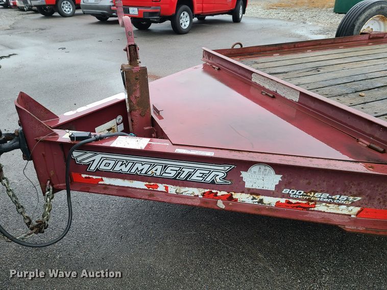 image for item HM9406 2007 Towmaster equipment trailer